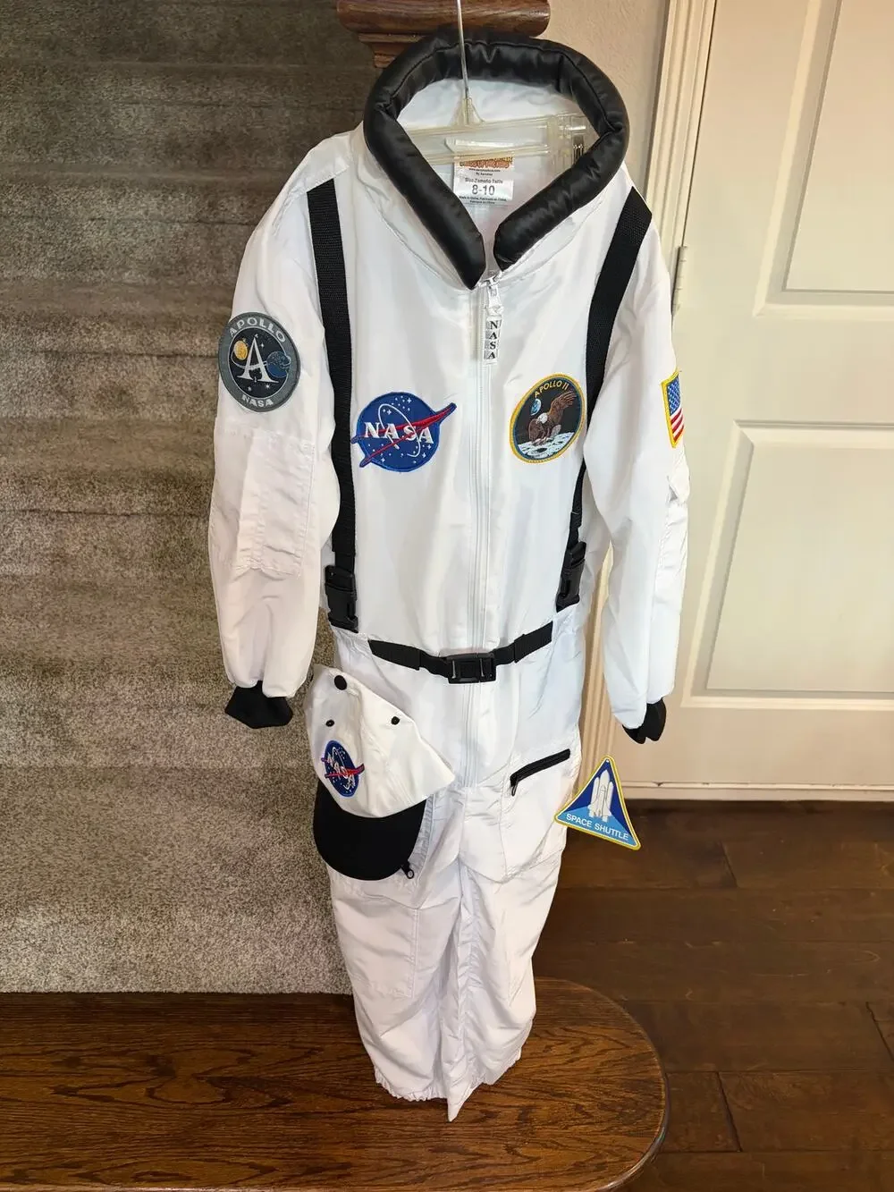 NWT Aeromax Jr Astronaut Suit Costume Kids Size 8-10 White NASA Jumpsuit & Cap